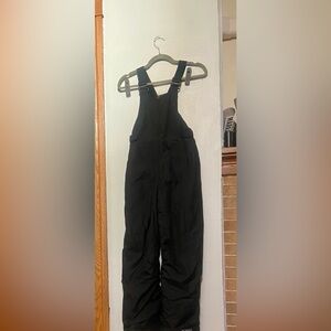 Columbia youth Large 14/16 bib snow pants with room to grow  Black barely worn